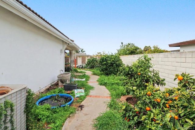 4045 Via Los Padres, Oceanside, CA 92057