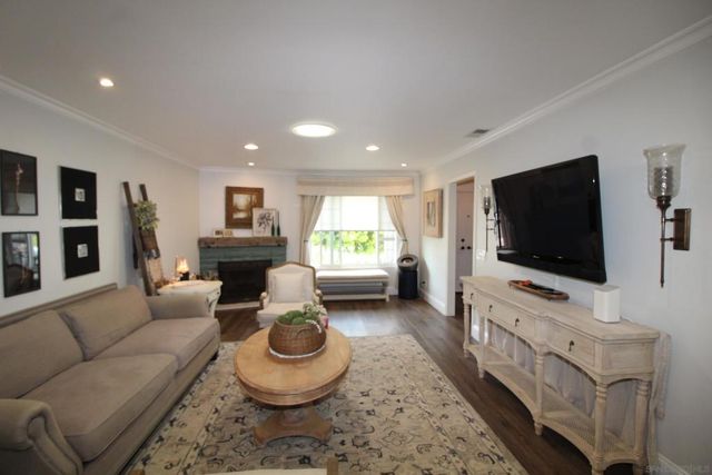 4045 Via Los Padres, Oceanside, CA 92057