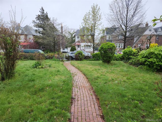 13304 226th Street, Laurelton, NY 11413