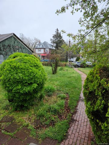 13304 226th Street, Laurelton, NY 11413