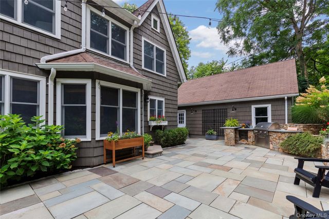 40 Smith Street, Chappaqua, NY 10514