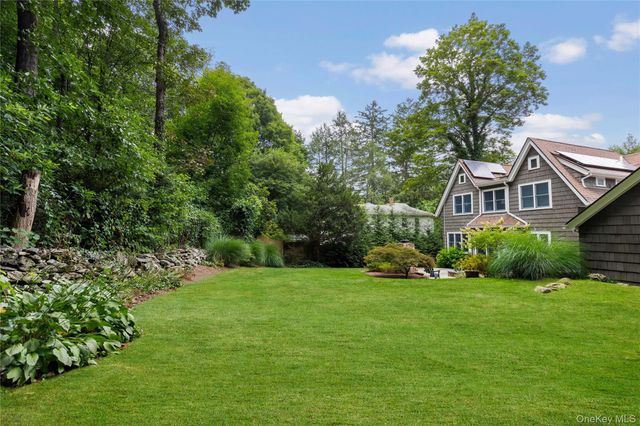 40 Smith Street, Chappaqua, NY 10514