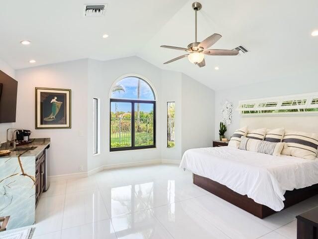 3700 Embassy Drive, West Palm Beach, FL 33401