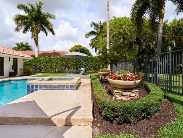 3700 Embassy Drive, West Palm Beach, FL 33401