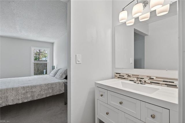 1449 Thamesford DR, Virginia Beach, VA 23464