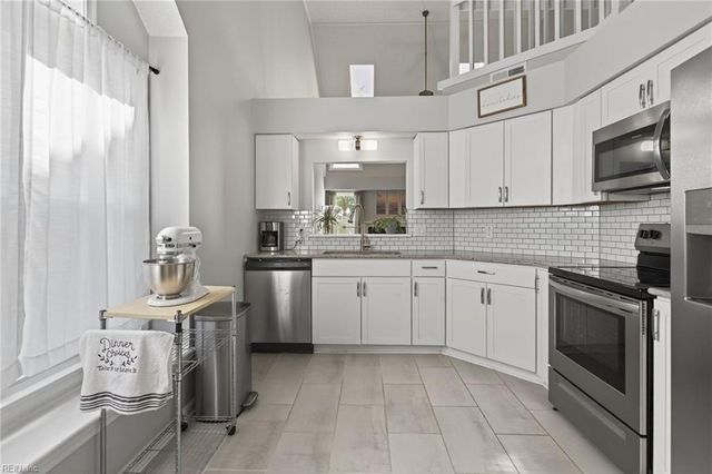 1449 Thamesford DR, Virginia Beach, VA 23464