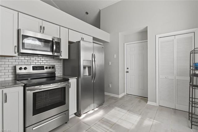 1449 Thamesford DR, Virginia Beach, VA 23464