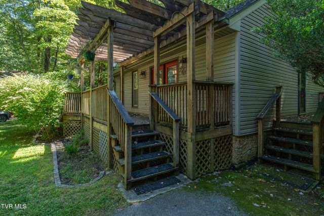 4 Monteray Court, Johnson City, TN 37604
