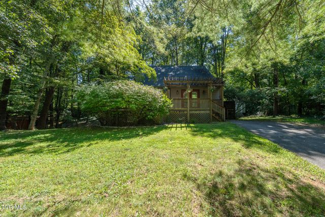 4 Monteray Court, Johnson City, TN 37604