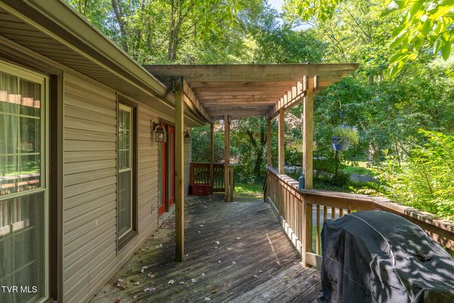 4 Monteray Court, Johnson City, TN 37604