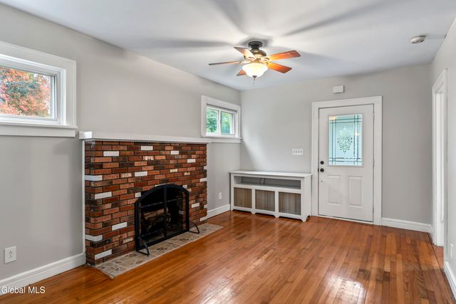 18 Mountainview Terrace, North Greenbush, NY 12144