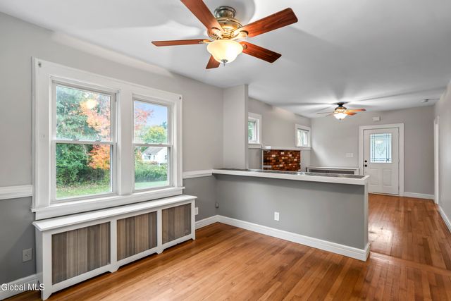 18 Mountainview Terrace, North Greenbush, NY 12144