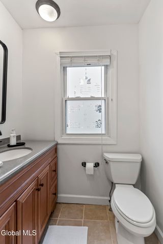 18 Mountainview Terrace, North Greenbush, NY 12144