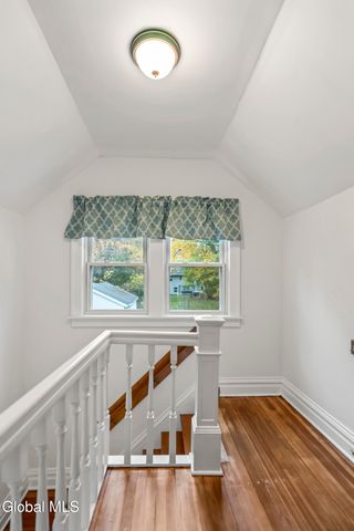 18 Mountainview Terrace, North Greenbush, NY 12144