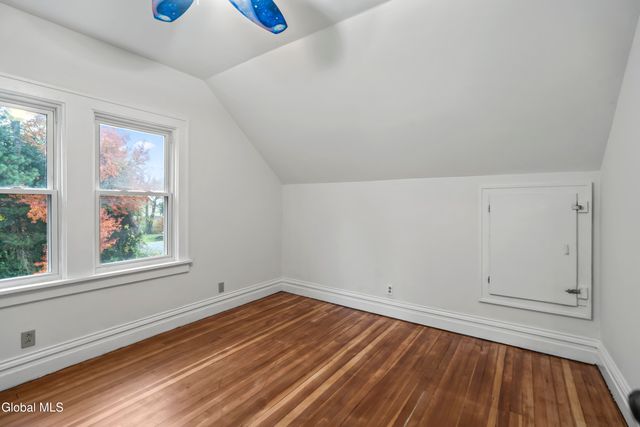 18 Mountainview Terrace, North Greenbush, NY 12144