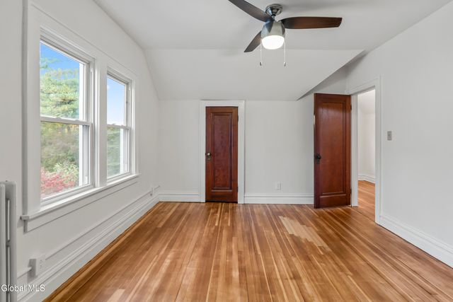 18 Mountainview Terrace, North Greenbush, NY 12144