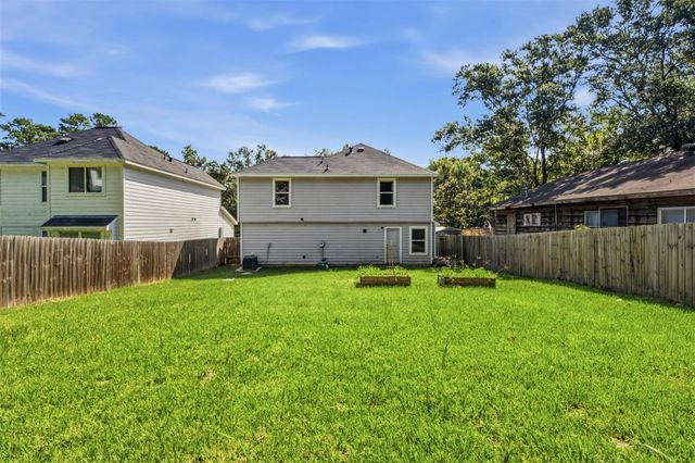 15011 Crockett Road, Willis, TX 77378
