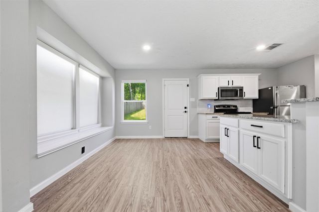 15011 Crockett Road, Willis, TX 77378