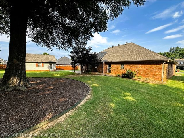 6901 Southfield Drive, Fort Smith, AR 72916