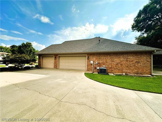 6901 Southfield Drive, Fort Smith, AR 72916