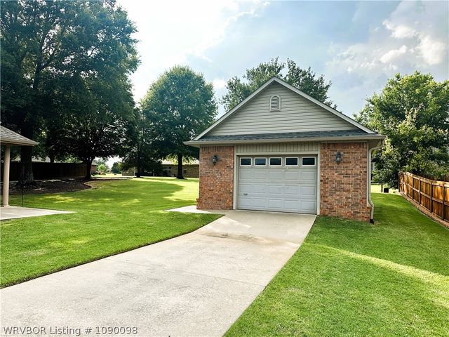 6901 Southfield Drive, Fort Smith, AR 72916