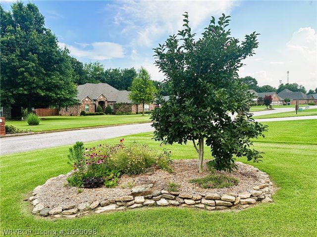 6901 Southfield Drive, Fort Smith, AR 72916