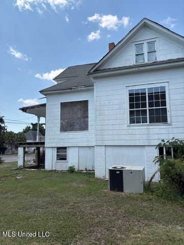 2026 18th Street, Gulfport, MS 39501