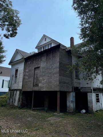 2026 18th Street, Gulfport, MS 39501