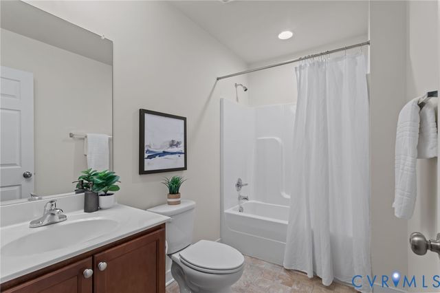 8121 Old Glen Dale Ct, Hanover, VA 23111