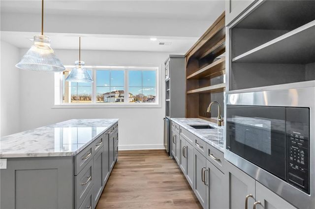 30850 W 120th Street, Olathe, KS 66061