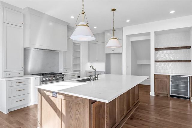 30850 W 120th Street, Olathe, KS 66061