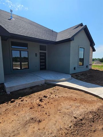 1169 Wolf Creek Drive, Blanchard, OK 73010