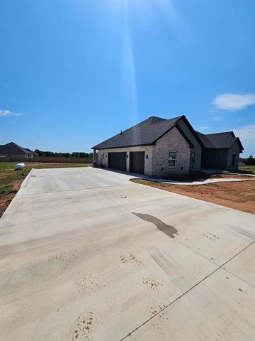 1169 Wolf Creek Drive, Blanchard, OK 73010