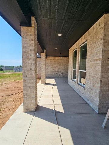 1169 Wolf Creek Drive, Blanchard, OK 73010