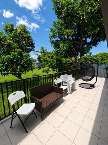 1101 NE 2nd Street, Hallandale Beach, FL 33009