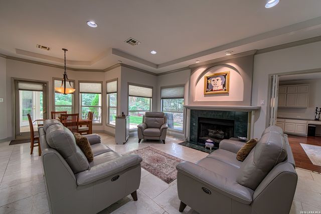 3903 HEIGHTS HILL DR, San Antonio, TX 78230