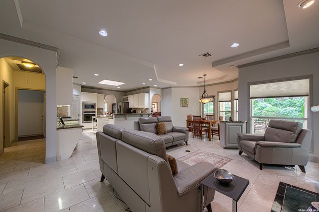 3903 HEIGHTS HILL DR, San Antonio, TX 78230