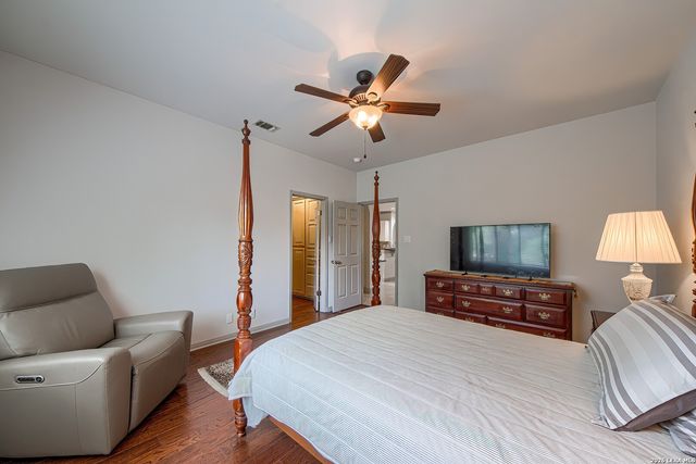 3903 HEIGHTS HILL DR, San Antonio, TX 78230