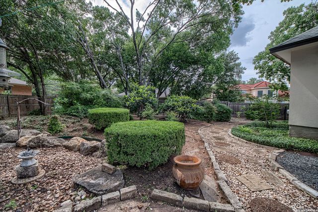 3903 HEIGHTS HILL DR, San Antonio, TX 78230