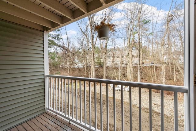 4 Bridgeview Cir 36, Tyngsborough, MA 01879