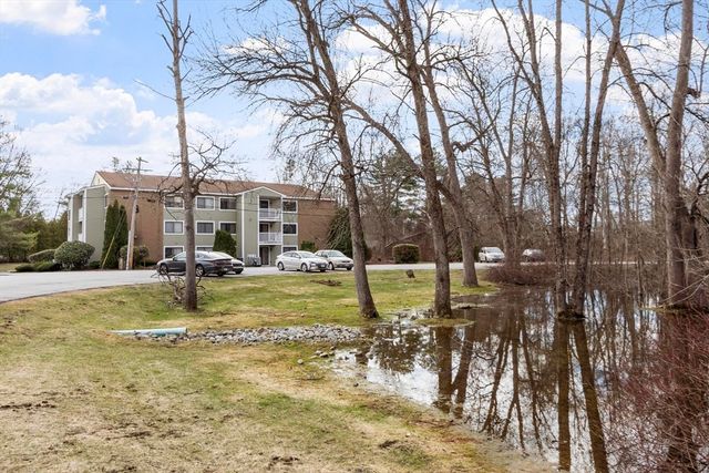 4 Bridgeview Cir 36, Tyngsborough, MA 01879