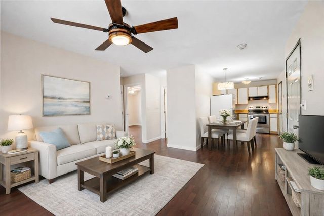 4 Bridgeview Cir 36, Tyngsborough, MA 01879