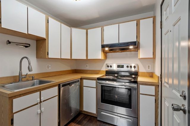 4 Bridgeview Cir 36, Tyngsborough, MA 01879