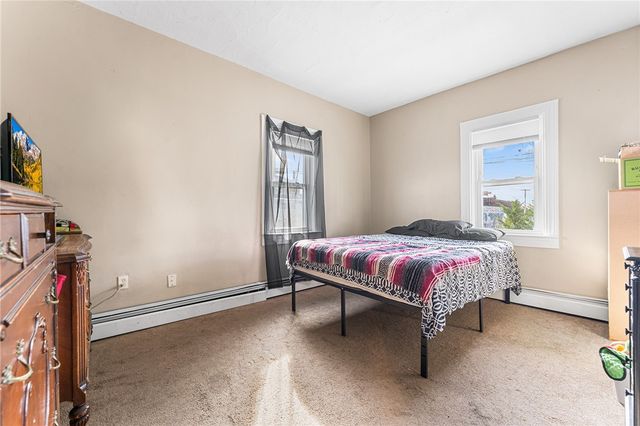 2 Chilton Street, Bristol, RI 02809