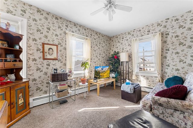 2 Chilton Street, Bristol, RI 02809