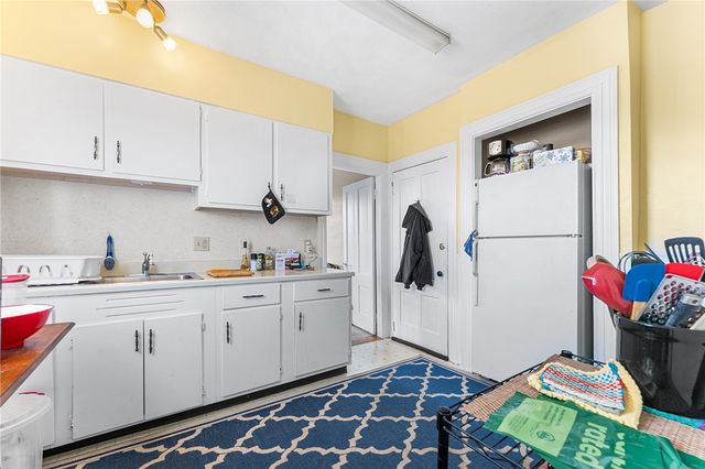 2 Chilton Street, Bristol, RI 02809