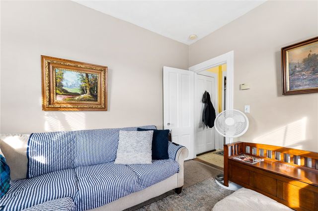 2 Chilton Street, Bristol, RI 02809