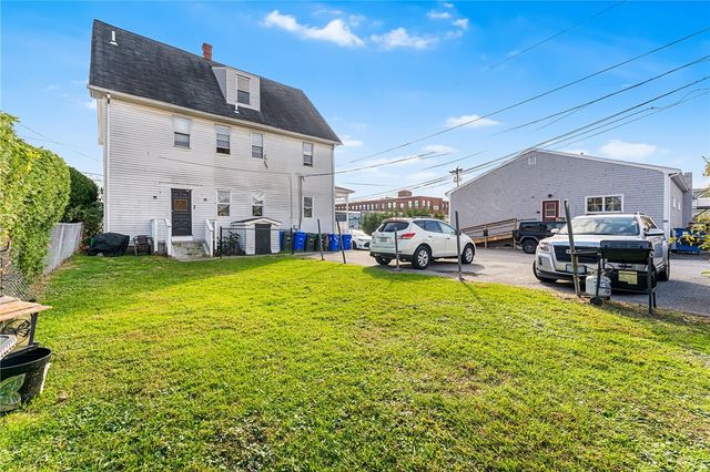 2 Chilton Street, Bristol, RI 02809