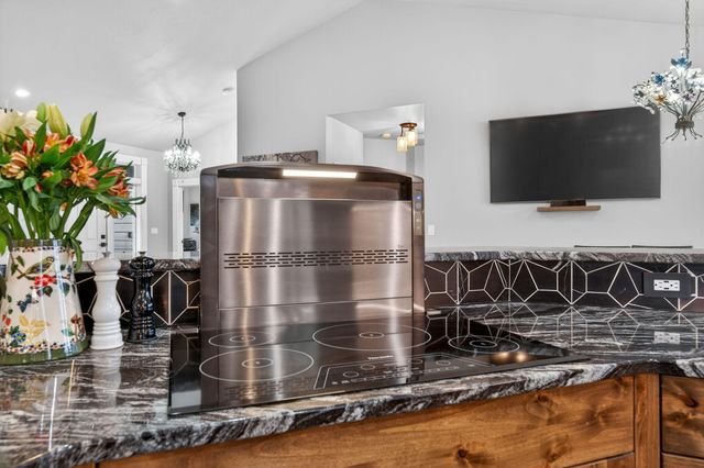 8081 SW Paious Drive, Culver, OR 97734