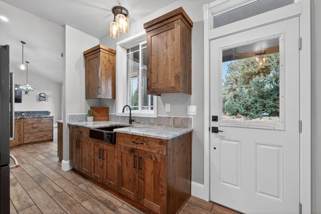 8081 SW Paious Drive, Culver, OR 97734